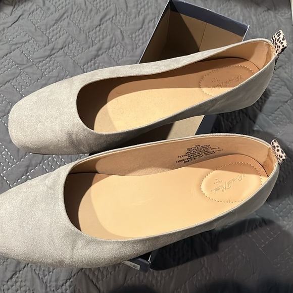 Blanca Flats, size 9 1/2, gray, like new! - Picture 2 of 4